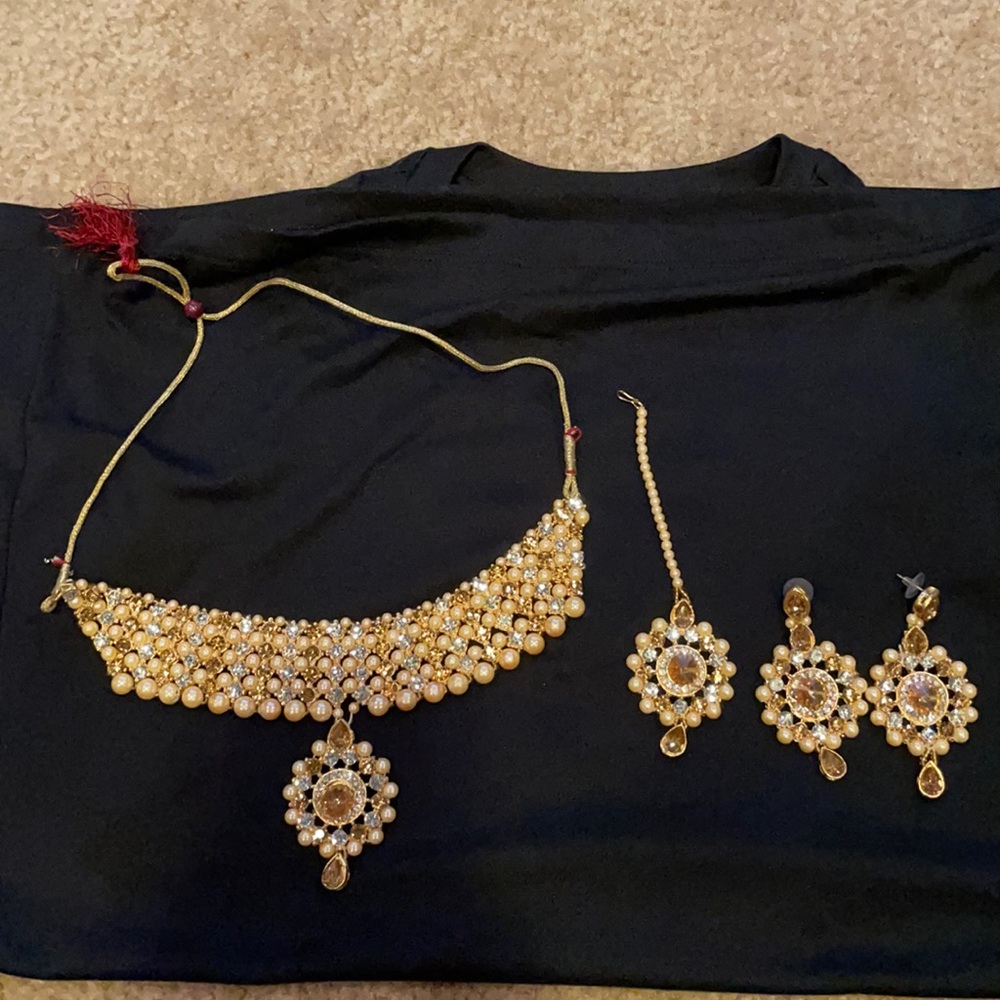 Gold and Pearl Indian jewelry